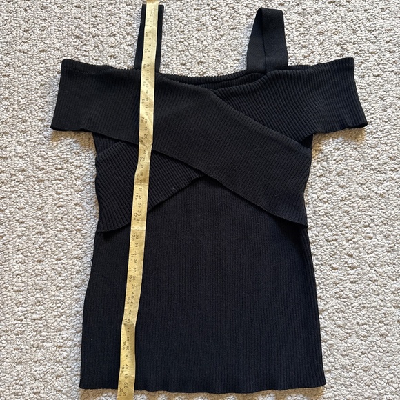 Black cold shoulder ribbed top - Picture 4 of 5